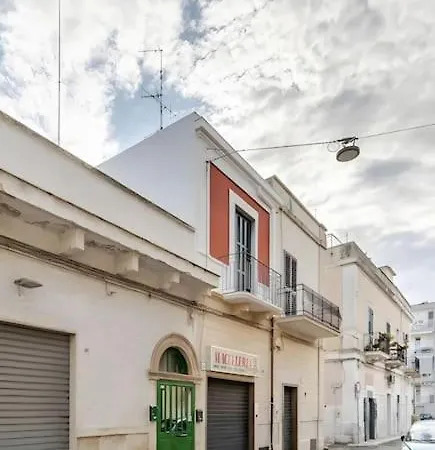 Thetinyhouse 70128 * Бари